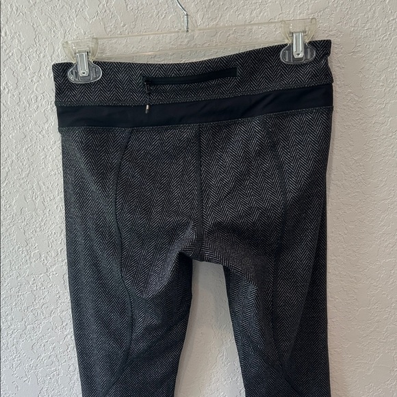 Lululemon Athletica Lululemon Run Inspire Crop II All Luxtreme - Picture 6 of 11